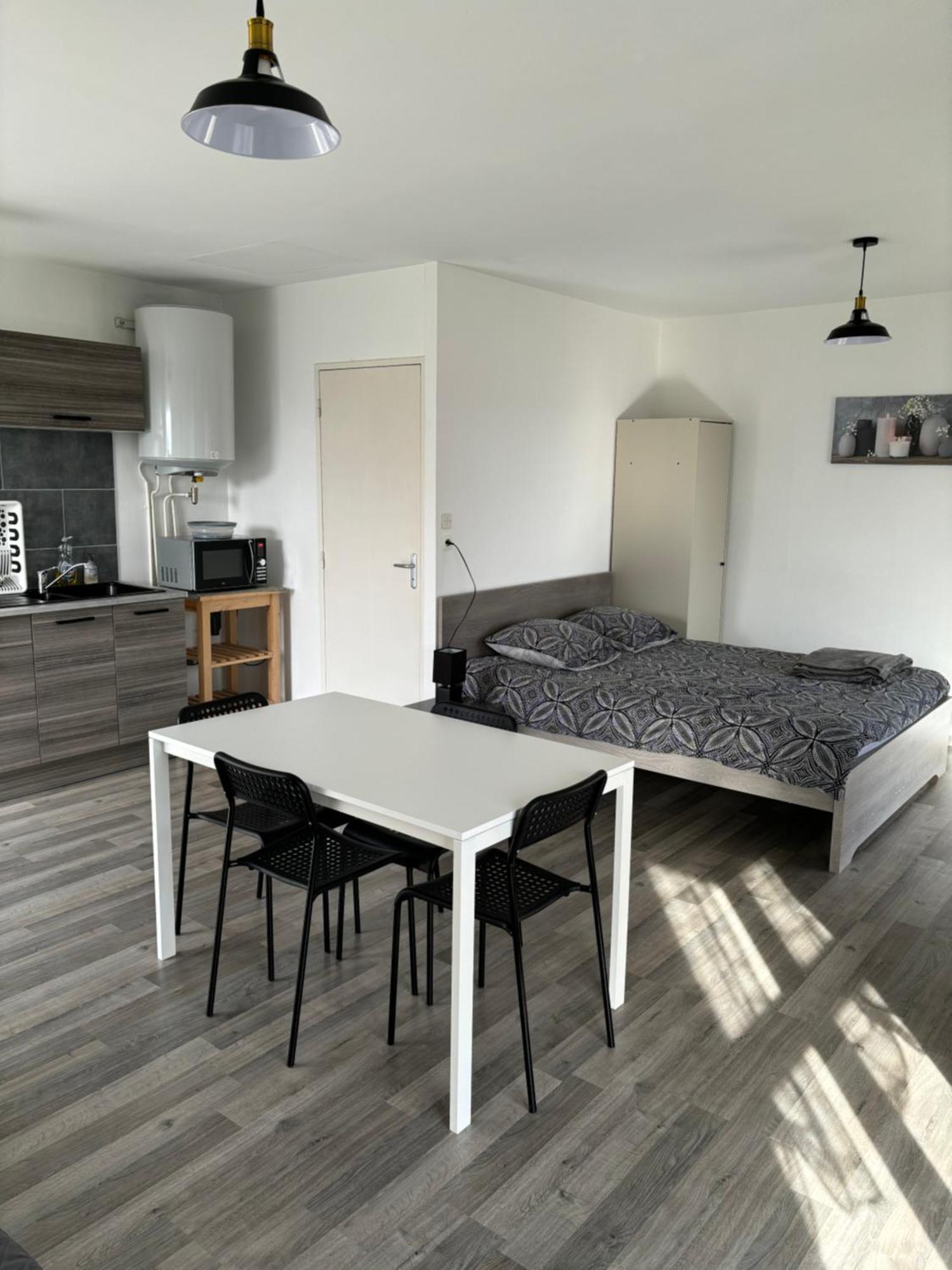 Studio Albert Avec Terrasse A Proximite De 梅斯 外观 照片